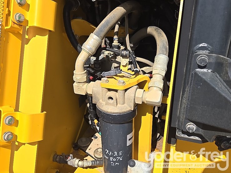 2021-komatsu-d61px-24-image-42