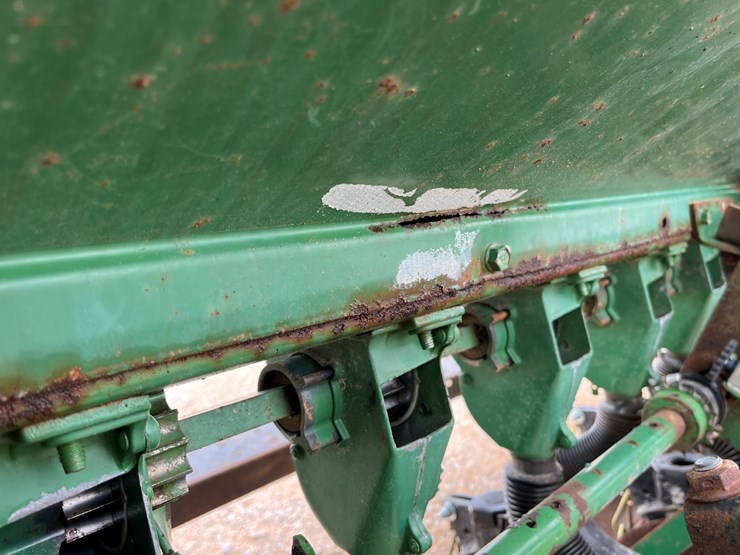 john-deere-8300-image-7