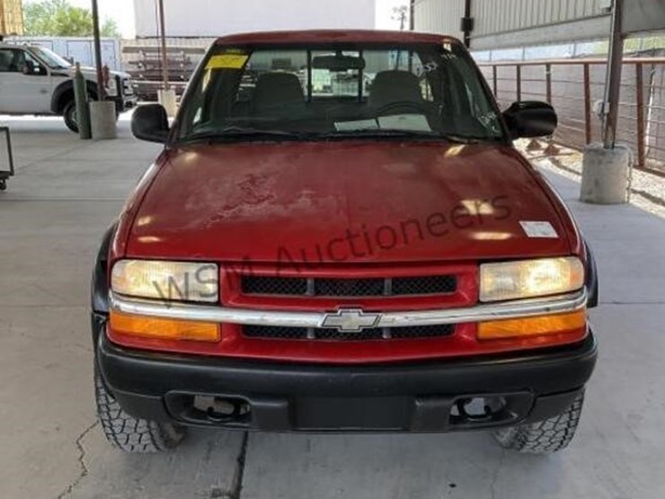 2001-chevrolet-s10-image-3