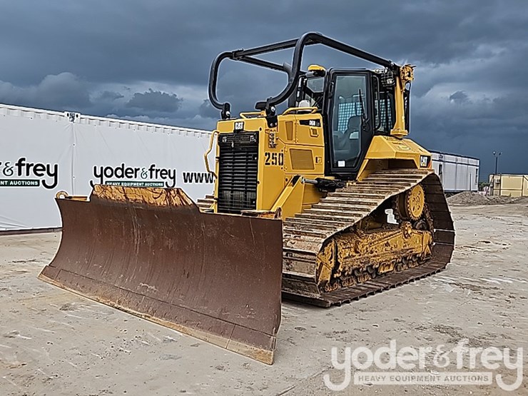 2019-caterpillar-d6n-lgp-image-1