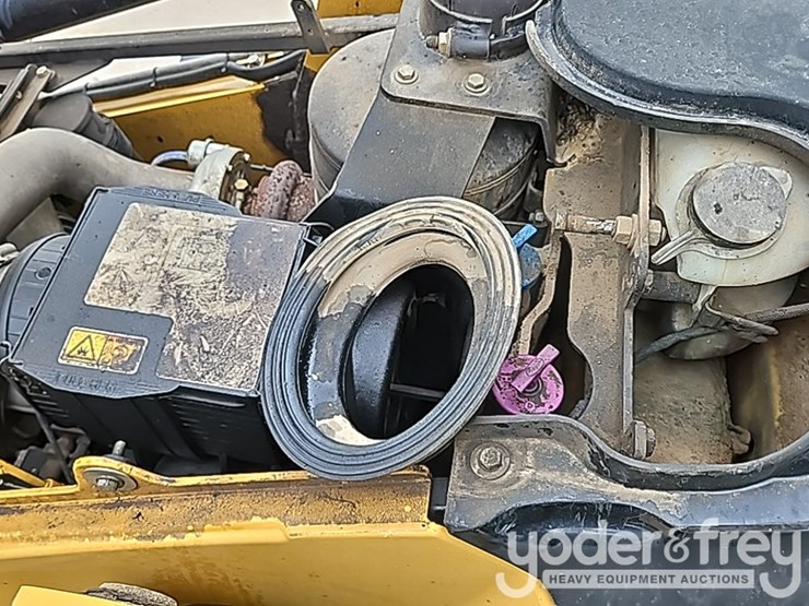 2011-caterpillar-420e-image-40