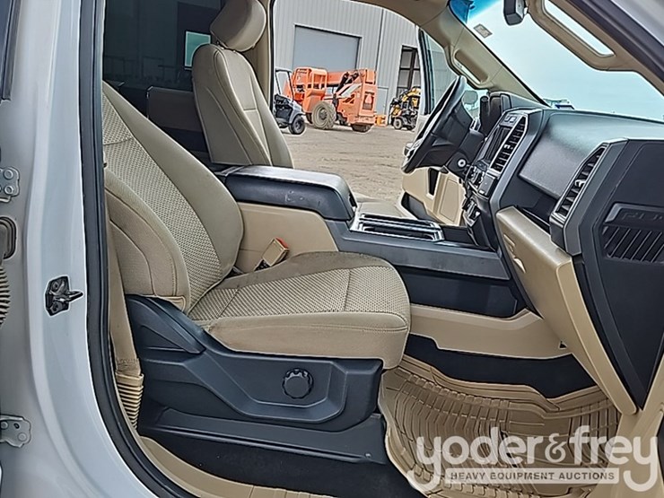 2018-ford-f150-xlt-image-54