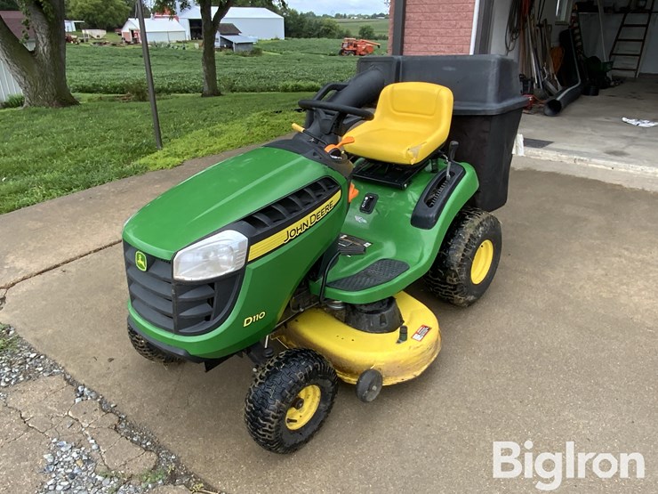 2015-john-deere-d110-image-1
