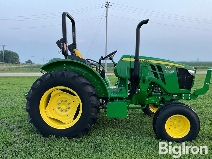 2023-john-deere-5050e-image-4