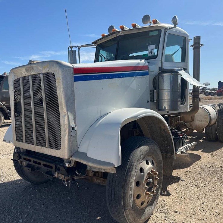 2014 PETERBILT 388
