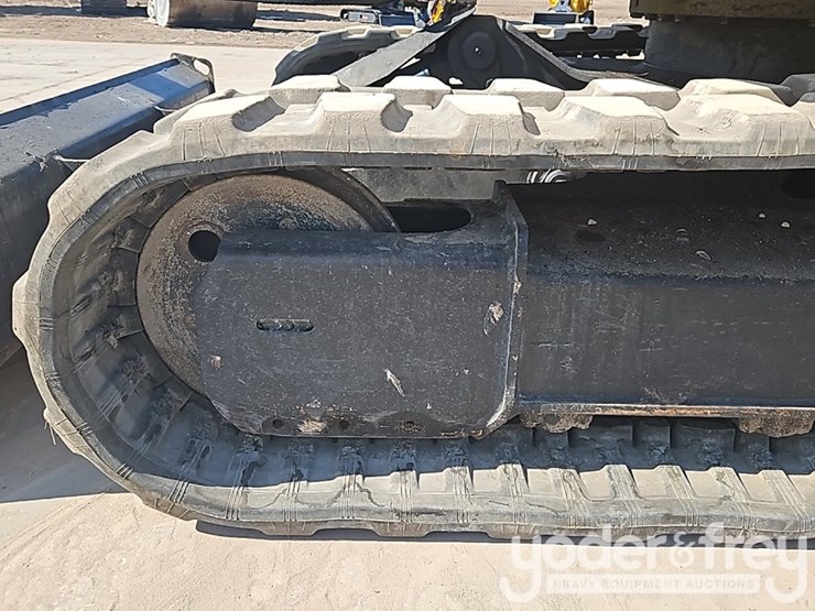 2015-deere-85g-image-23