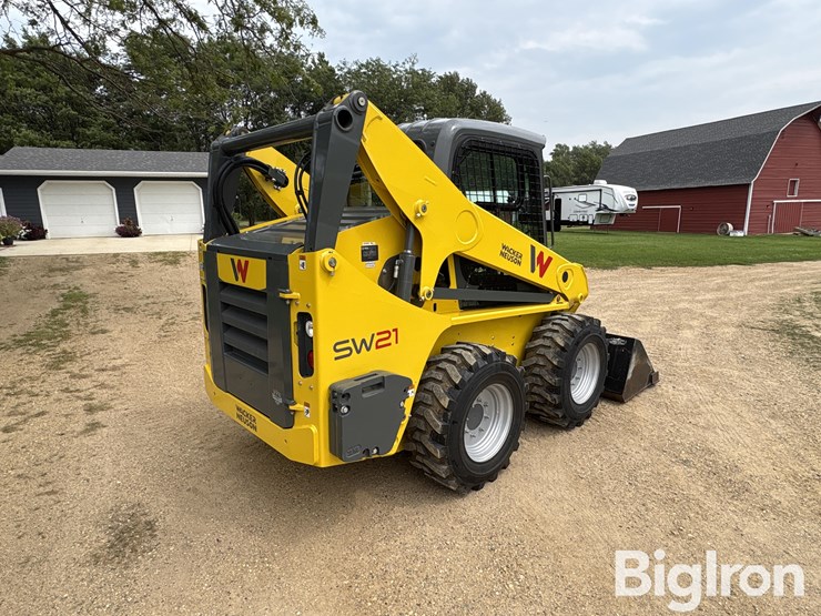 2024-wacker-neuson-sw21-skid-steer-image-5
