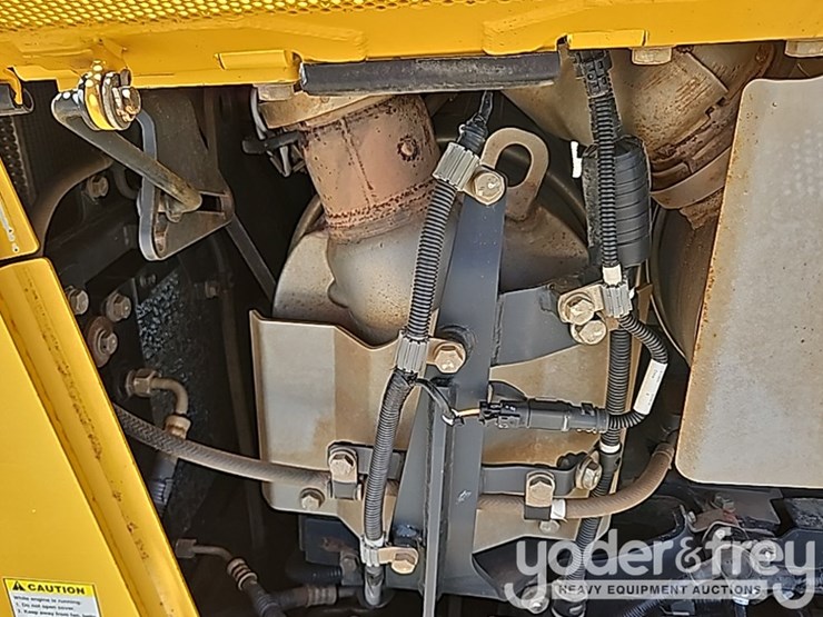 2021-komatsu-d65px-18-image-32