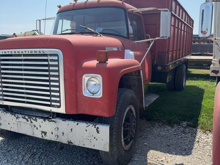 1975-international-loadstar-image-2
