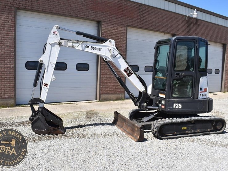 2014-bobcat-e35-image-17