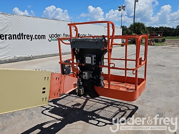 2007-jlg-800s-image-9