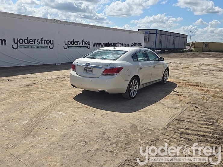 2010-buick-lacrosse-cxs-image-5