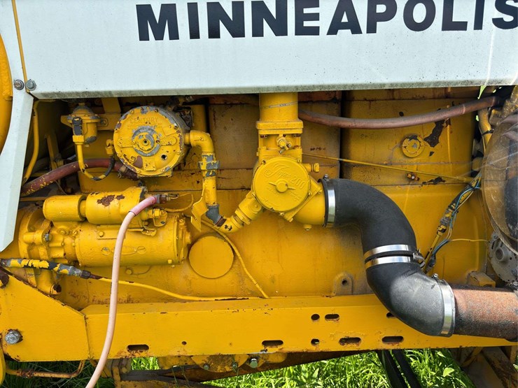minneapolis-moline-g1350-image-30