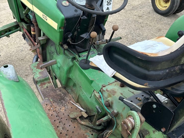 john-deere-830-image-10