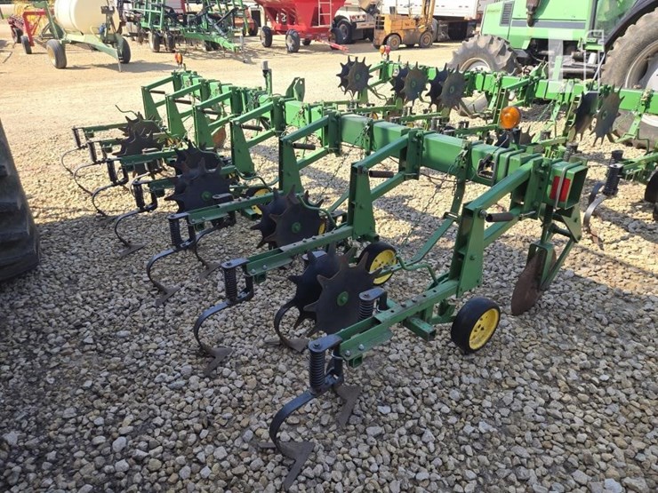 john-deere-825-image-4