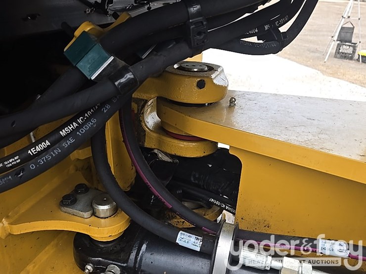 2023-caterpillar-908-image-24