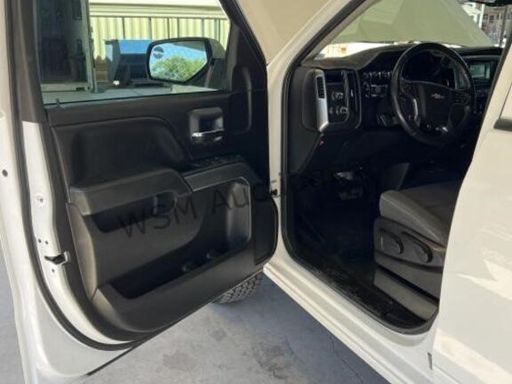 2015-chevrolet-silverado-1500-image-23
