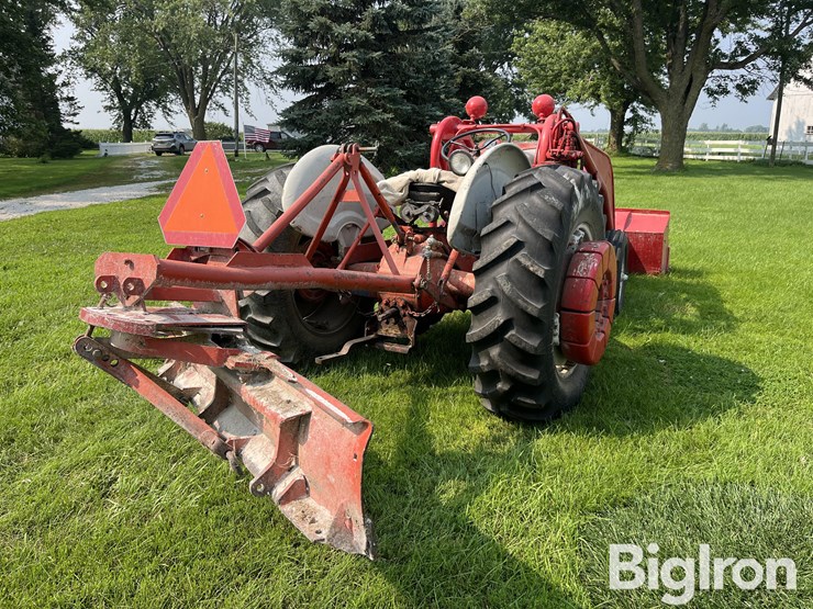 1961-ford-tractor-image-7