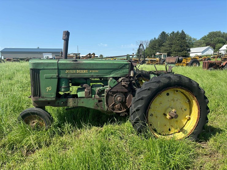 john-deere-70-image-2