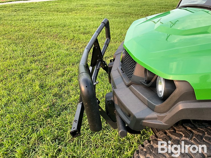 2021-john-deere-gator-image-11
