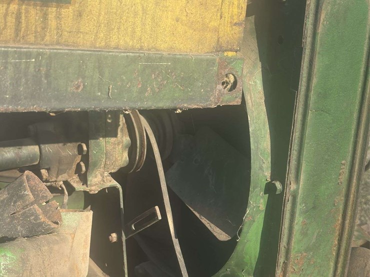 john-deere-720-image-18