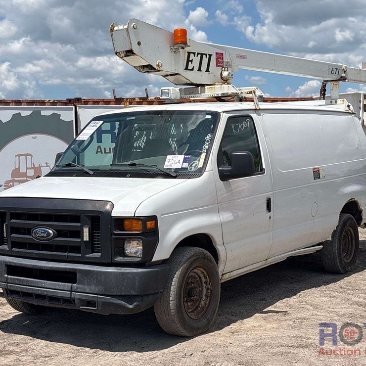 2008 FORD E350