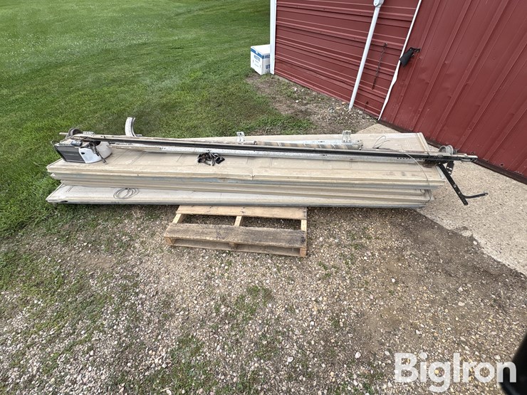 gadco-10’-x-7’-garage-door-w/-opener-image-4