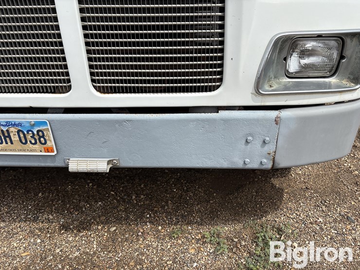 2000-kenworth-t300-image-10