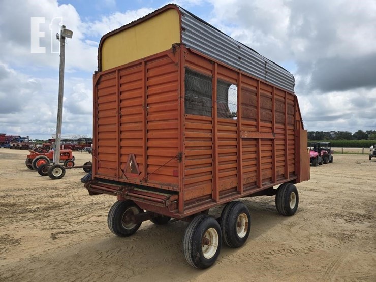 new-holland-8-image-11