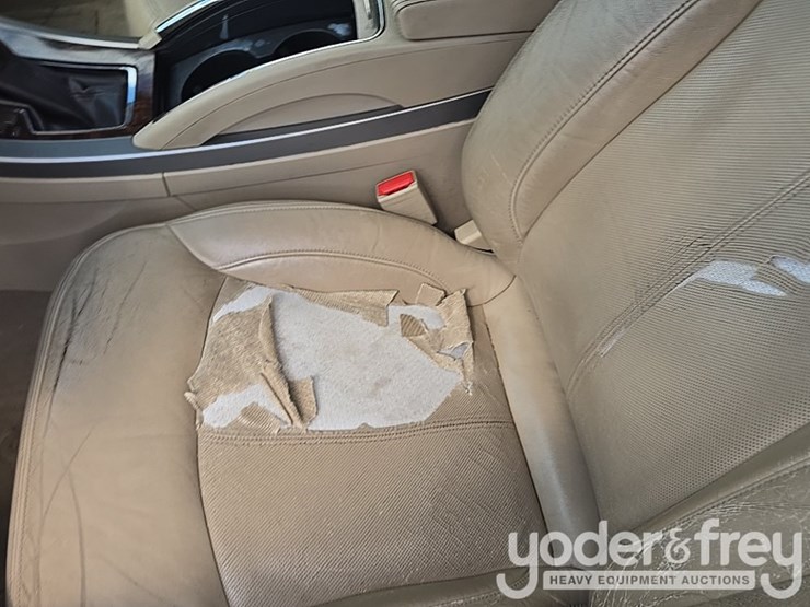 2010-buick-lacrosse-cxs-image-42