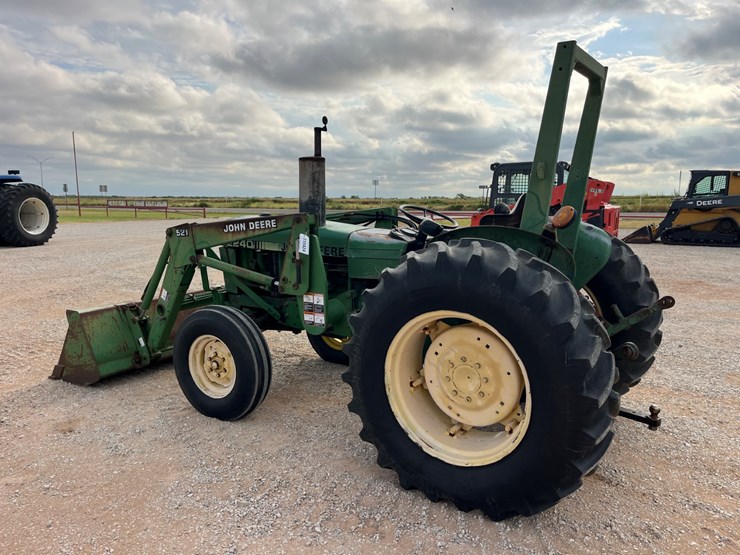 1976-john-deere-2240-image-10
