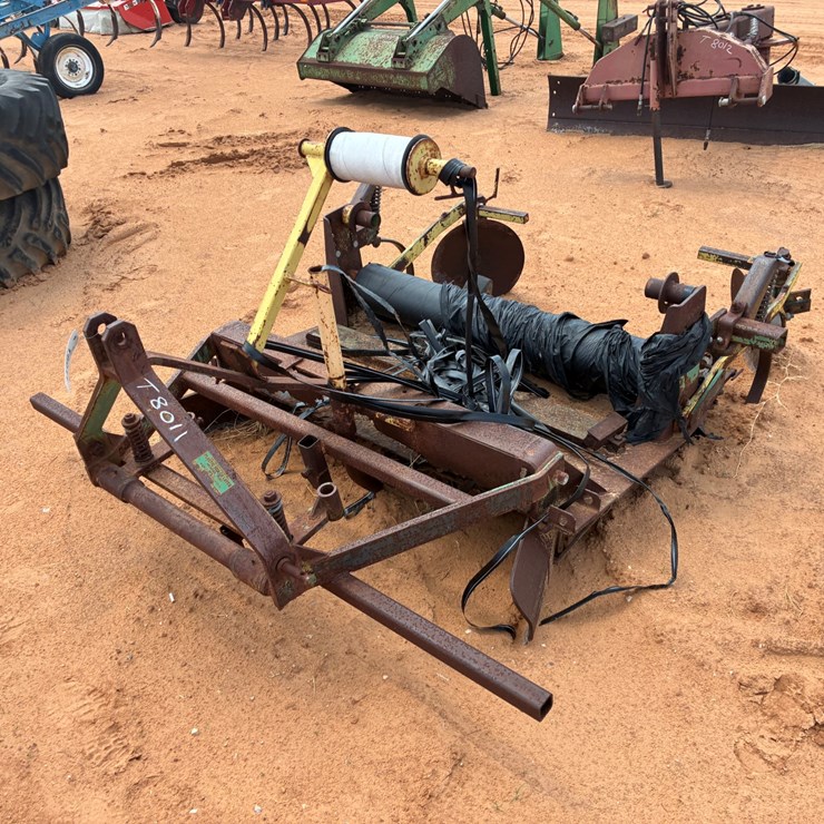 #T8011 • Bedding Plow