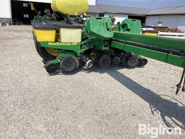 2006-john-deere-1770-image-16