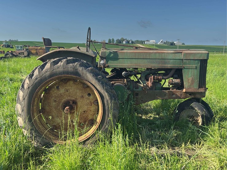 john-deere-70-image-6
