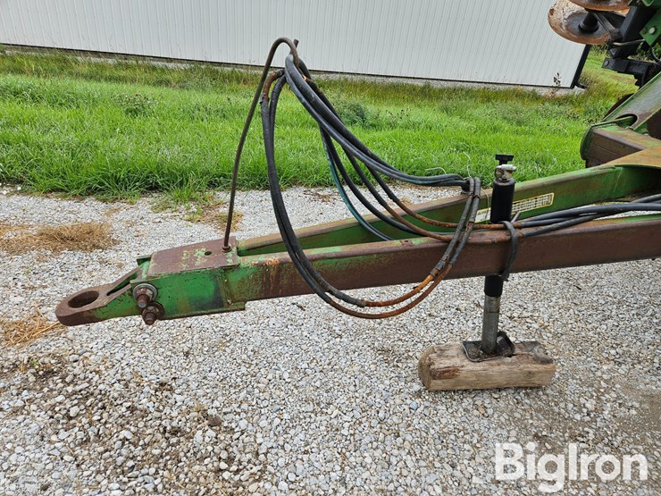 john-deere-630-image-9