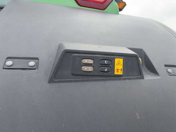 2021-john-deere-7r-350-image-24