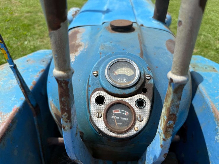 fordson-dexta-image-23