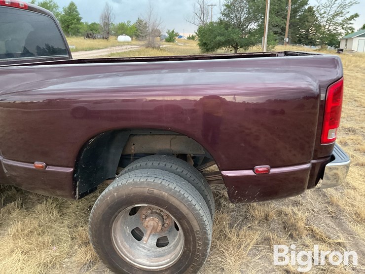 2004-dodge-ram-3500-image-15