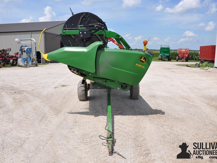 2018-john-deere-635fd-image-2