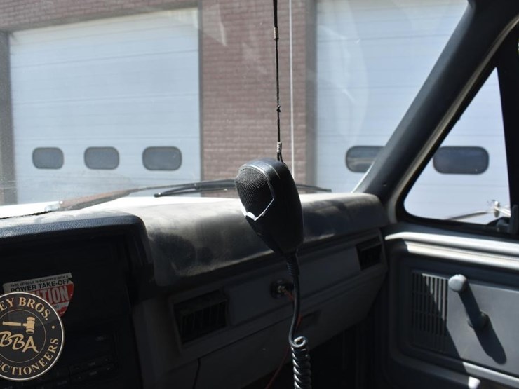 1995-ford-f800-image-24
