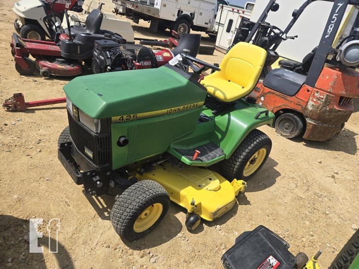 john-deere-425-image-1