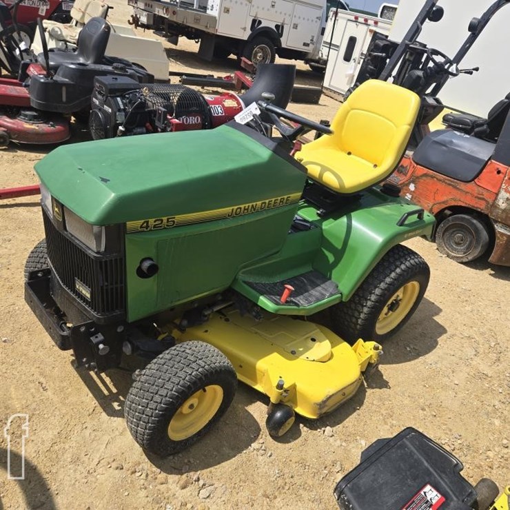 JOHN DEERE 425