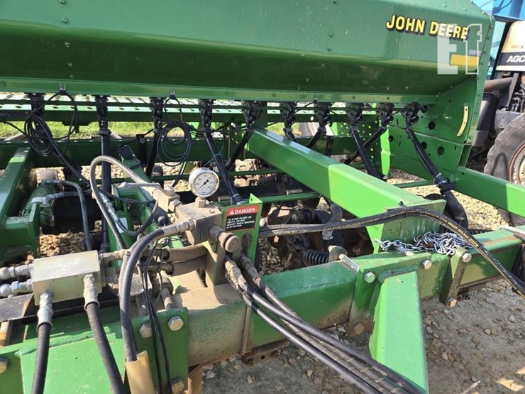 john-deere-1560-image-17