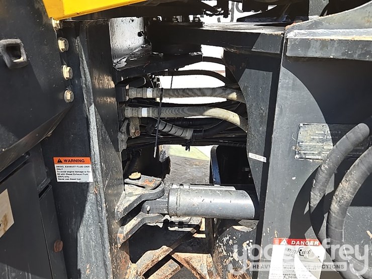 2017-komatsu-wa320-8-image-32