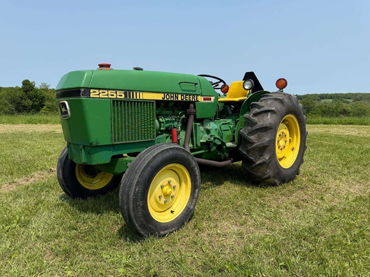 john-deere-2255-image-1