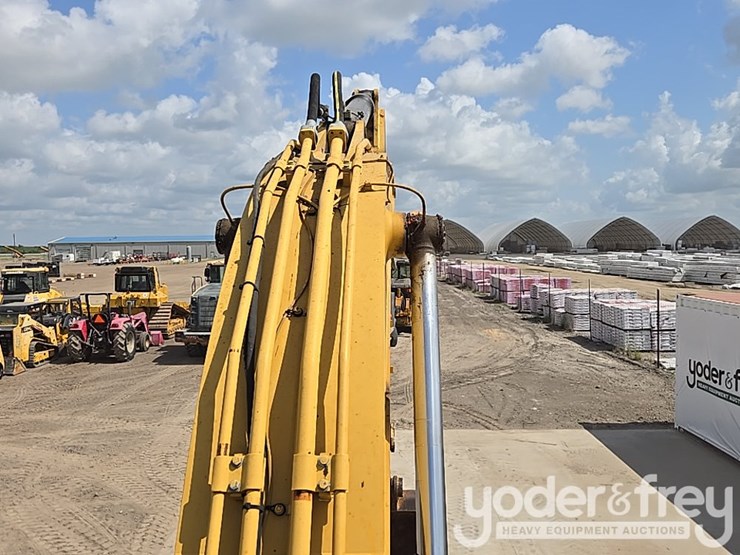 2015-caterpillar-329fl-image-43
