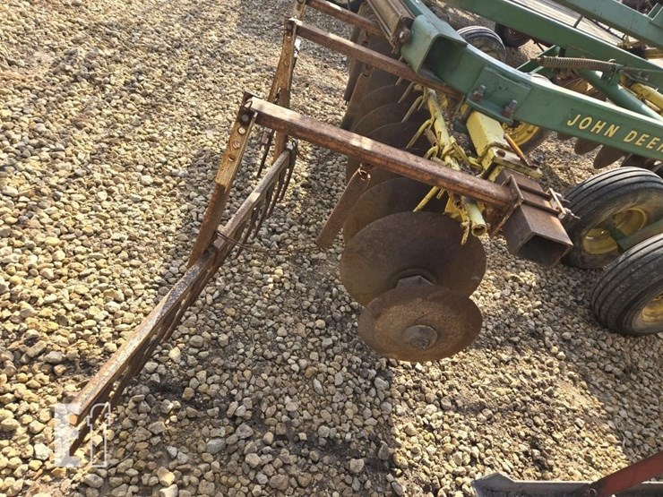 john-deere-220-image-7