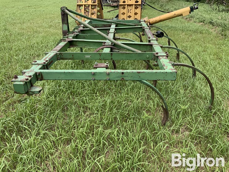 john-deere-100-image-8
