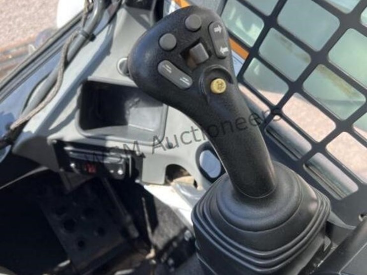 2018-bobcat-t750-image-22