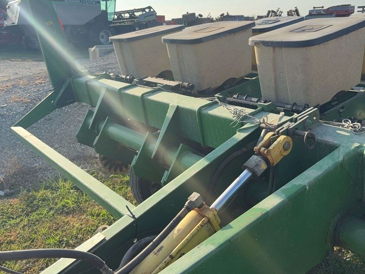john-deere-7000-image-7